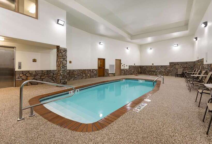 فندق على الطريق Super 8 By Wyndham Hill City/mt Rushmore/ Area