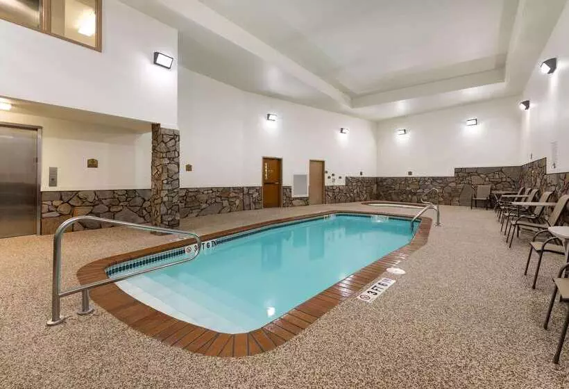 Motel Super 8 By Wyndham Hill City/mt Rushmore/ Area