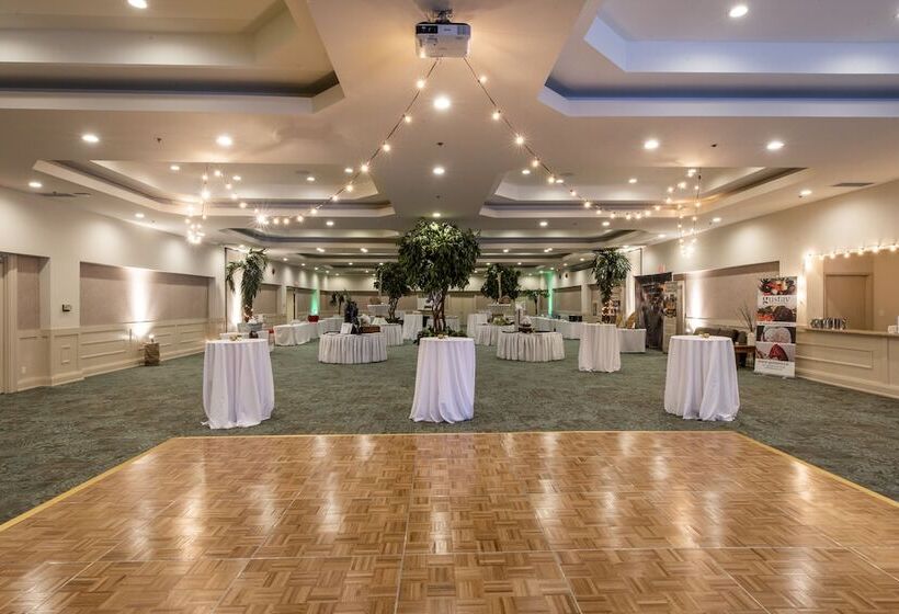 אתר נופש Georgian Bay Hotel Trademark Collection By Wyndham