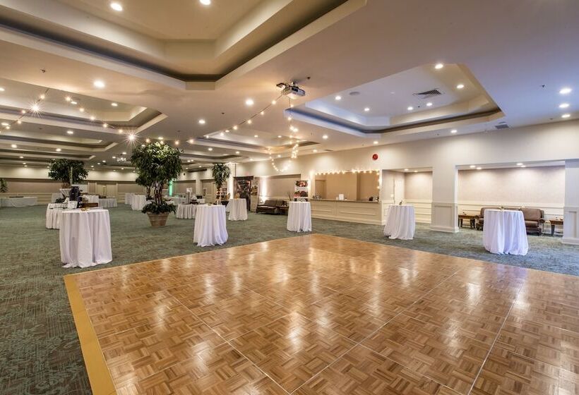 אתר נופש Georgian Bay Hotel Trademark Collection By Wyndham