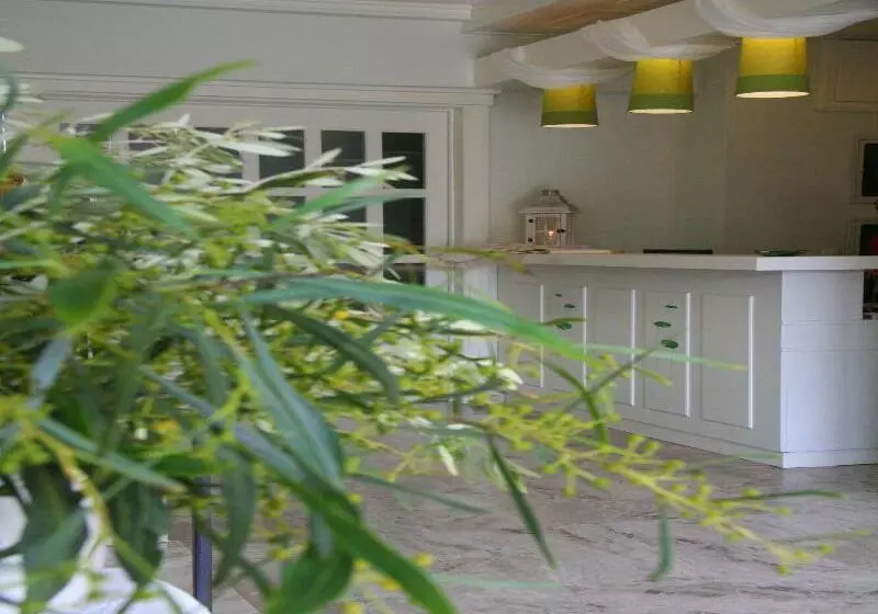 Waterlily Hotel Apartments