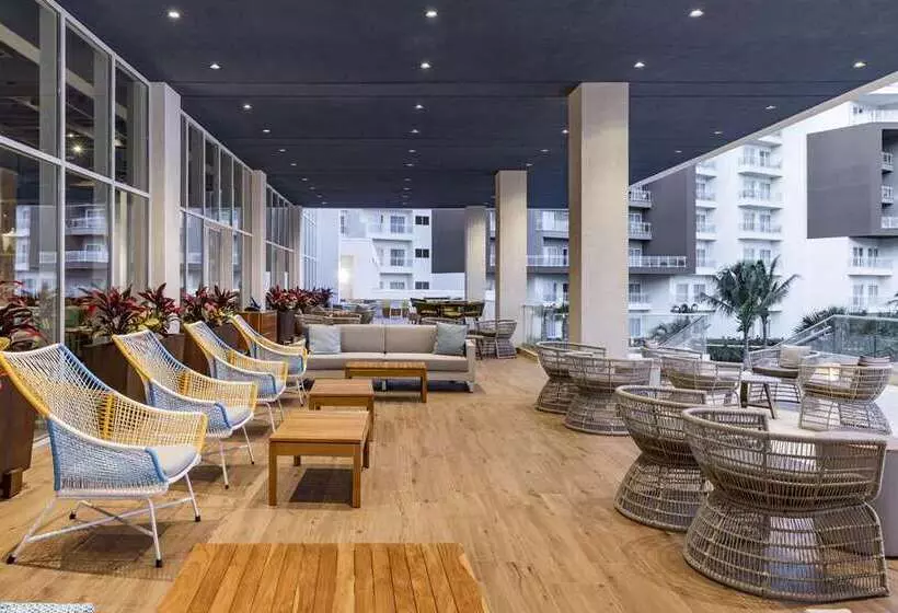 هتل Embassy Suites By Hilton Aruba Beach Resort