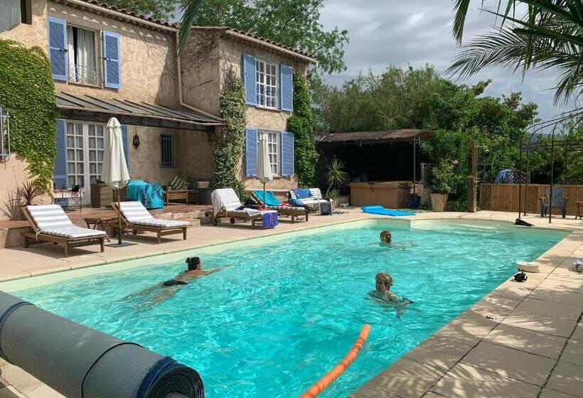 ベッドアンドブレックファースト Villa La Rose Des Vents