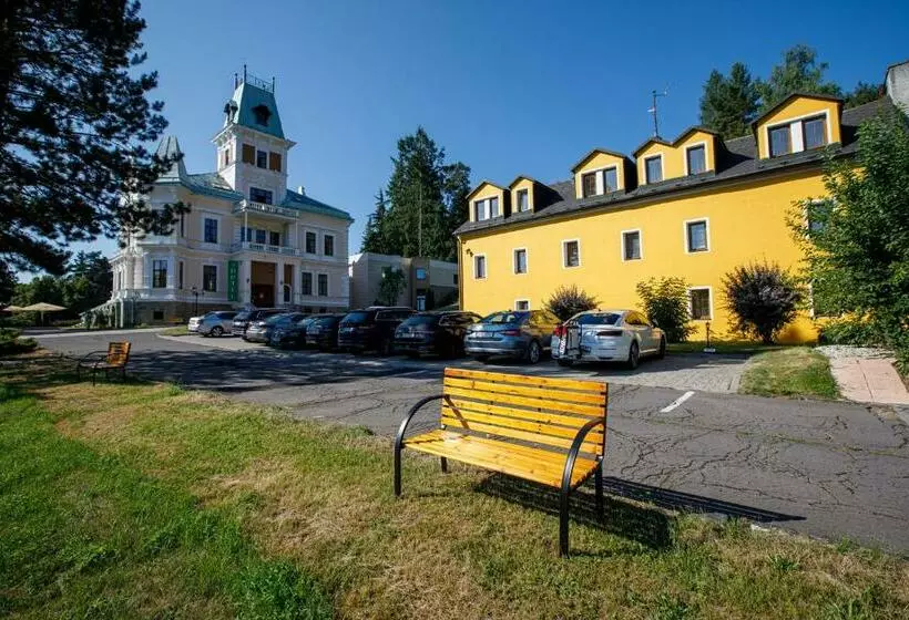 Hotelli U Zámečku Cihelny