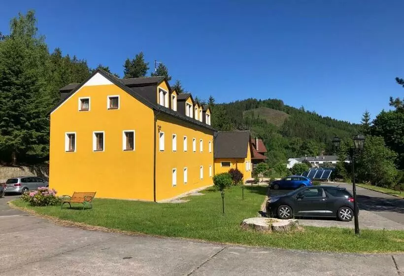 Hotelli U Zámečku Cihelny