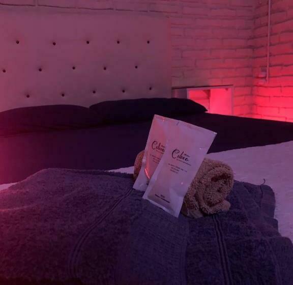 بنسيون Habitaciones Amplias Con Baño Y Garage Privado Motel Coloso