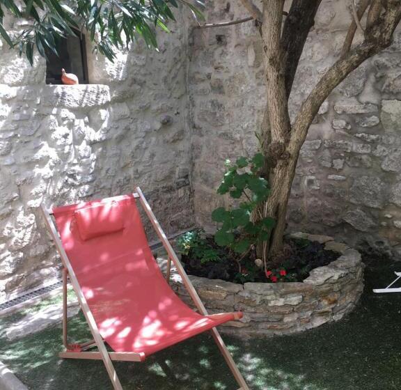 ペンション Chambre Sur Jardin Secret   Avignon Centre   Climatisée