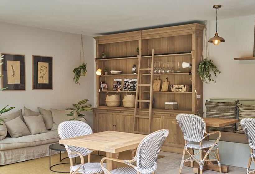 ベッドアンドブレックファースト Les Pénates Bordelaises   Maison D Hôtes   Guesthouse