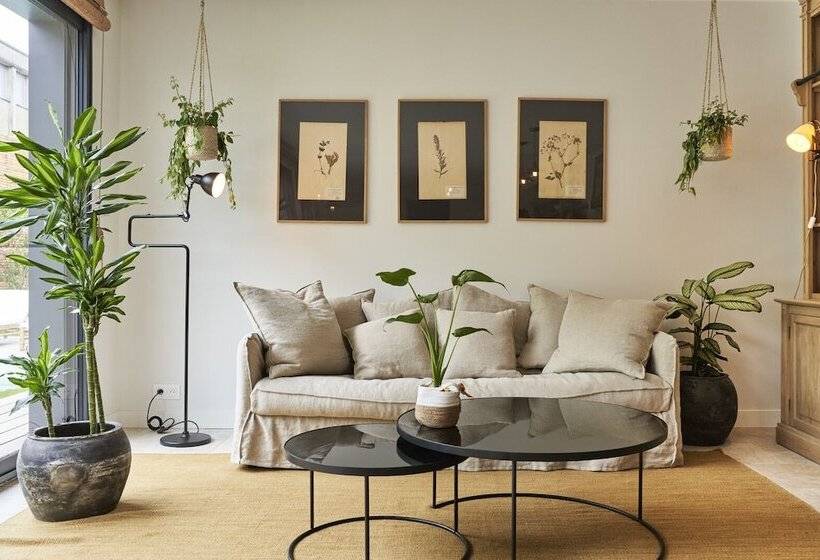 ベッドアンドブレックファースト Les Pénates Bordelaises   Maison D Hôtes   Guesthouse