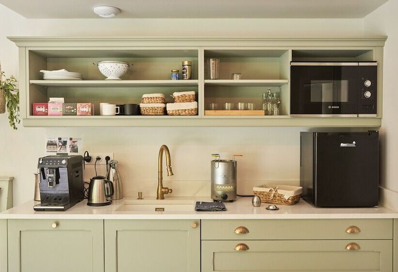 ベッドアンドブレックファースト Les Pénates Bordelaises   Maison D Hôtes   Guesthouse