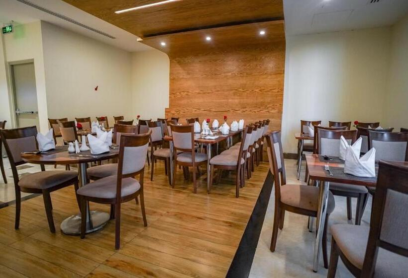 Отель Emaar Elite