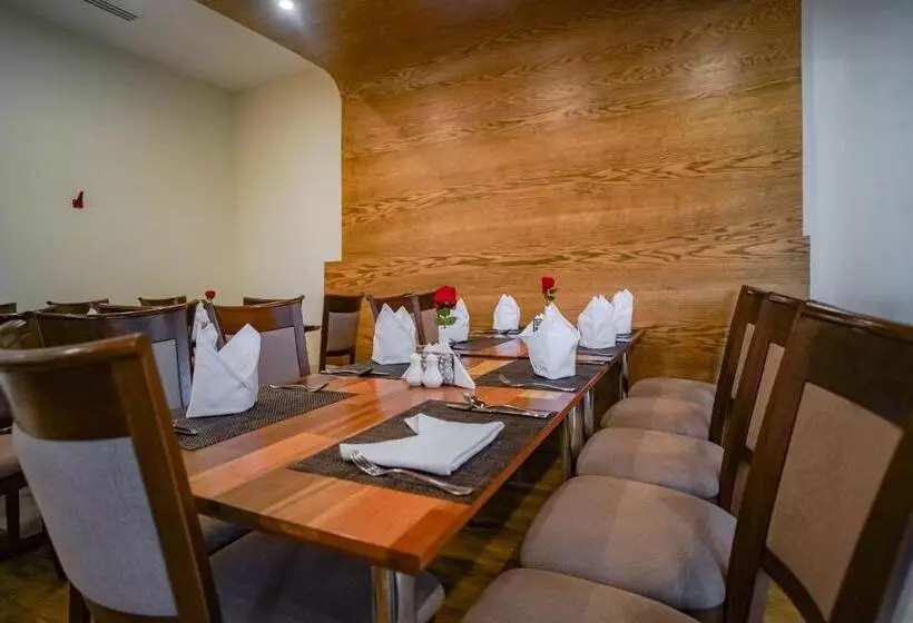 ホテル Emaar Elite