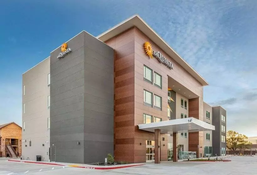 Hotelli La Quinta Inn & Suites By Wyndham Galt Lodi North