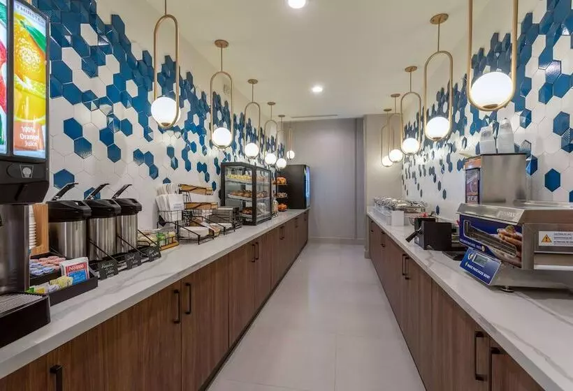 Hotelli La Quinta Inn & Suites By Wyndham Galt Lodi North