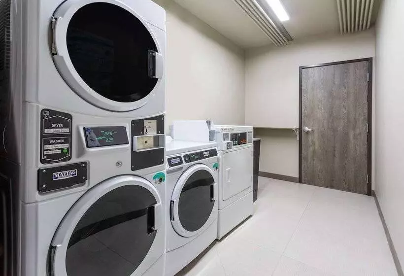 Hotelli La Quinta Inn & Suites By Wyndham Galt Lodi North