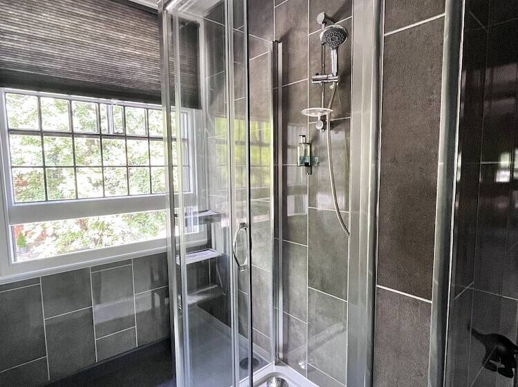 هتل The Bridge Inn