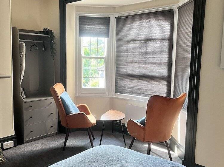 هتل The Bridge Inn