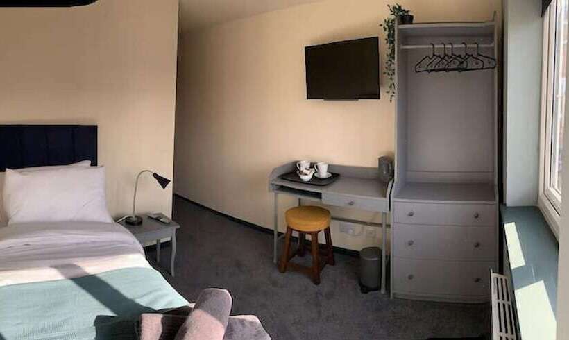 هتل The Bridge Inn