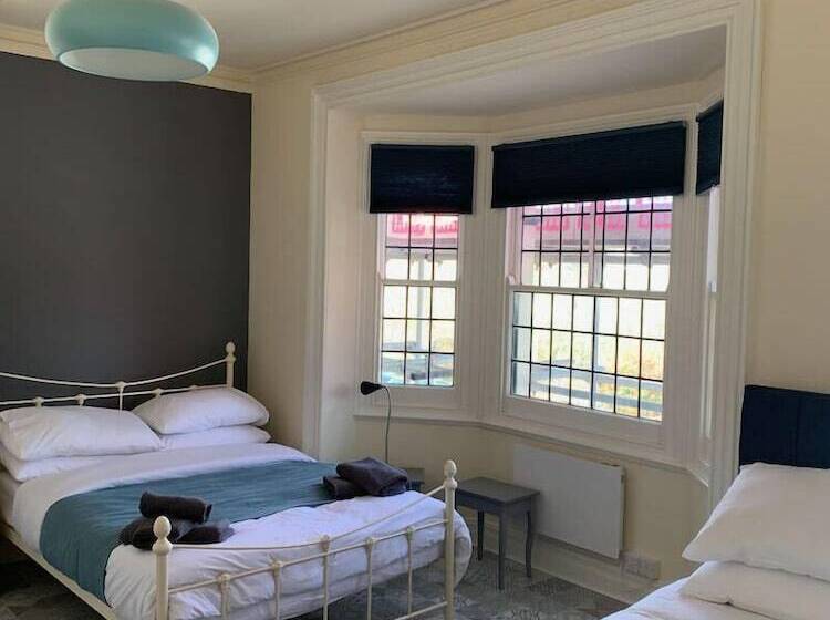 هتل The Bridge Inn