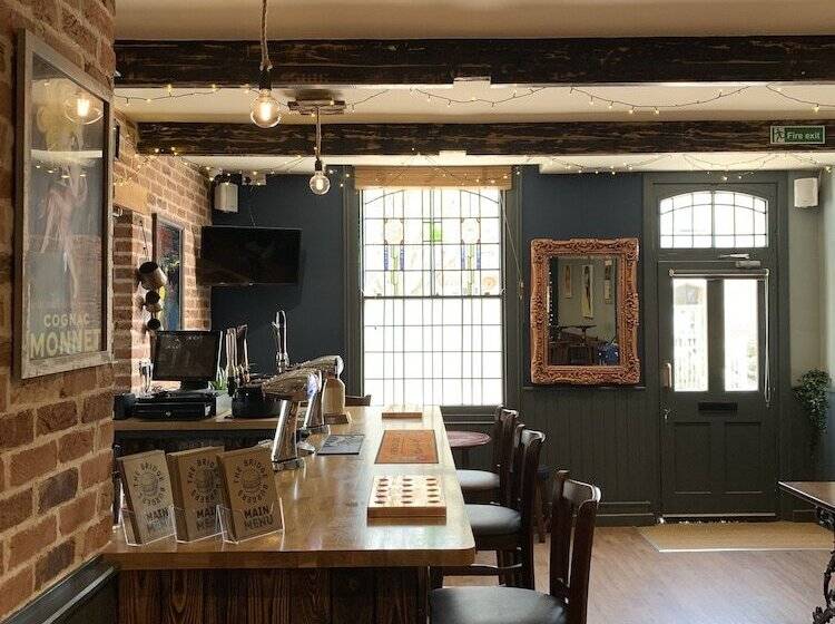 هتل The Bridge Inn