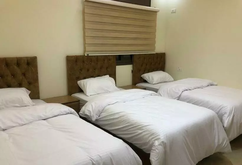 تختخواب و صبحانه Authentic Boutique