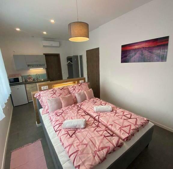 膳宿费 Villa Corner