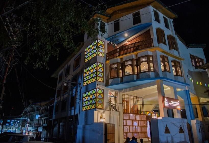 Hotel Black Sheep Bed And Breakfast