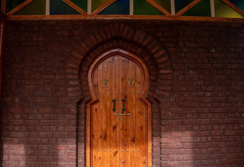 Hotel Black Sheep Bed And Breakfast