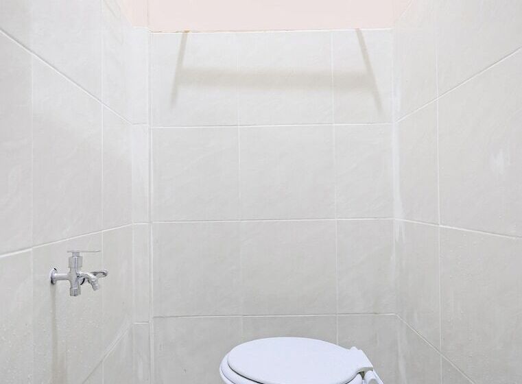 Szálloda Wisma Pinggir Mitra Reddoorz