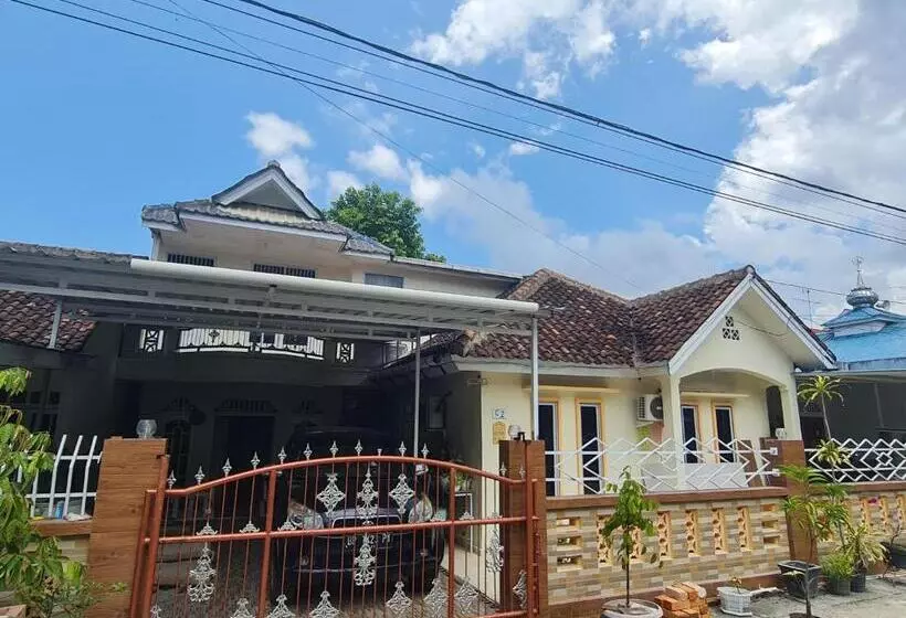 هتل Wisma Pinggir Mitra Reddoorz
