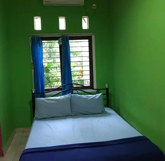 هتل Wisma Pinggir Mitra Reddoorz