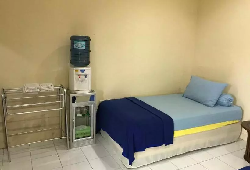 هتل Wisma Pinggir Mitra Reddoorz