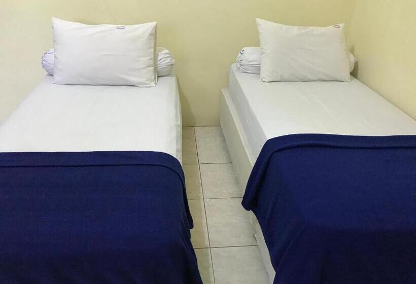 Szálloda Wisma Pinggir Mitra Reddoorz