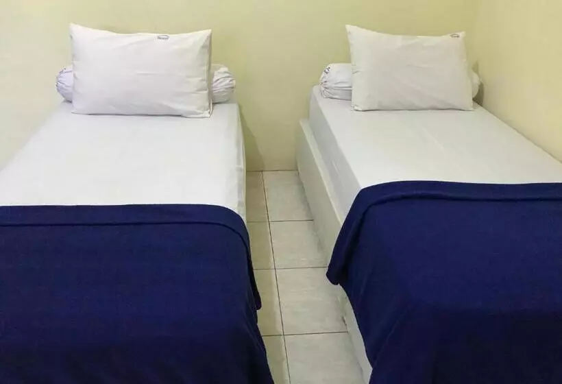 هتل Wisma Pinggir Mitra Reddoorz