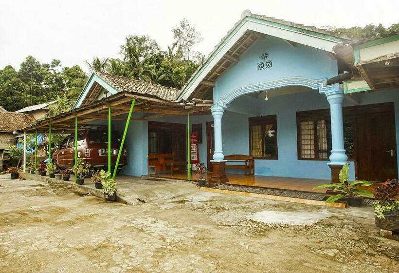 Otel Oyo Homes 91089 Desa Wisata Air Terjun Way Kalam