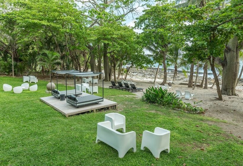 هتل Gigi Brown Beachfront Santa Teresa