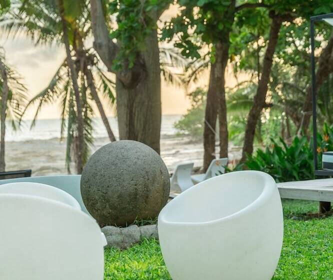 هتل Gigi Brown Beachfront Santa Teresa