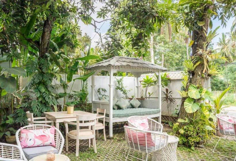 בית מלון כפרי Naia Lombok