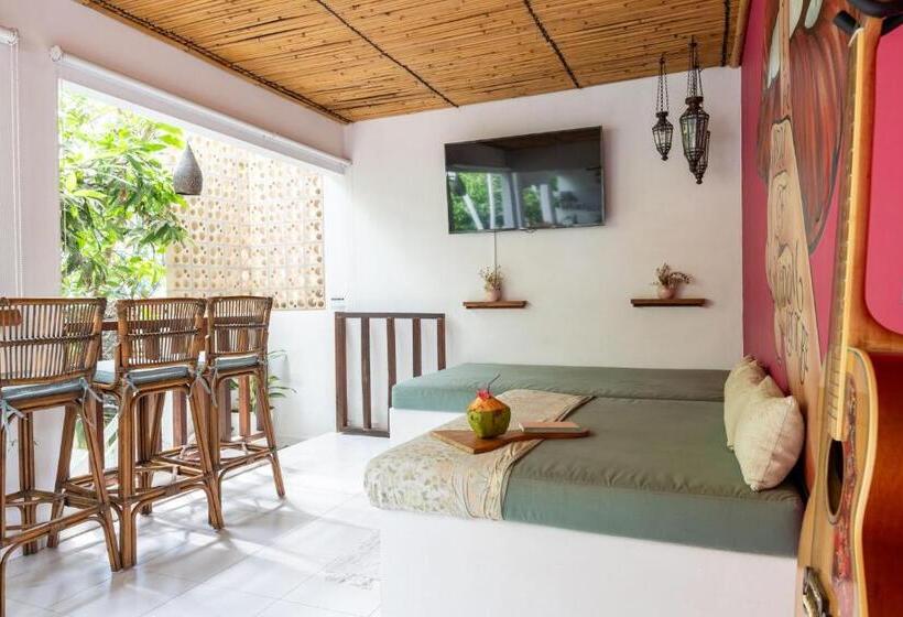 בית מלון כפרי Naia Lombok