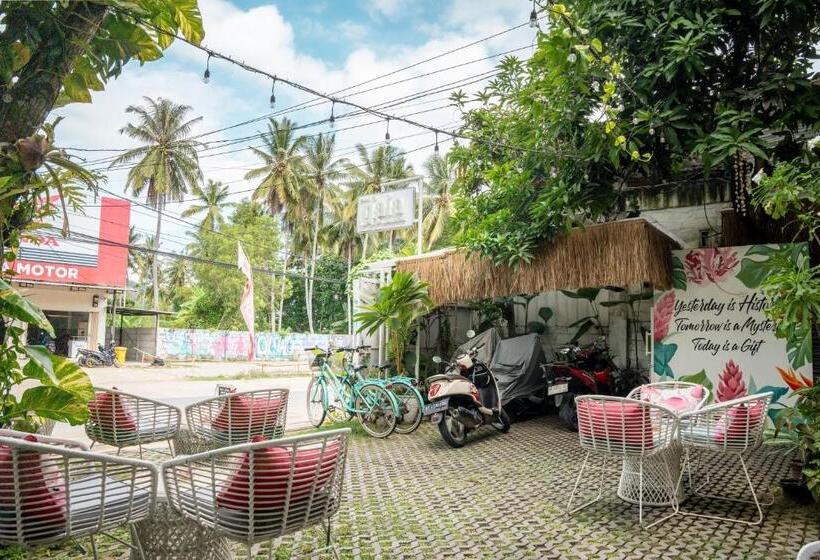 בית מלון כפרי Naia Lombok