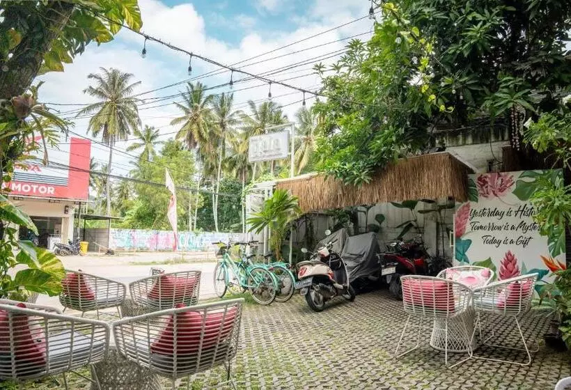 ホテル Naia Lombok
