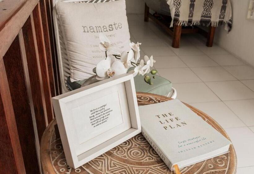 בית מלון כפרי Naia Lombok