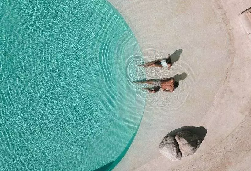 Hotelli Perios Beach House  Adults Only