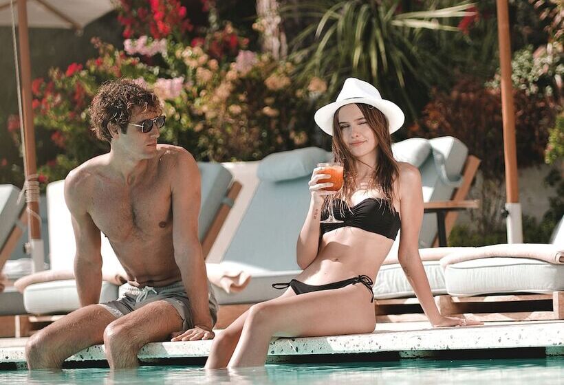 فندق Perios Beach House Adults Only