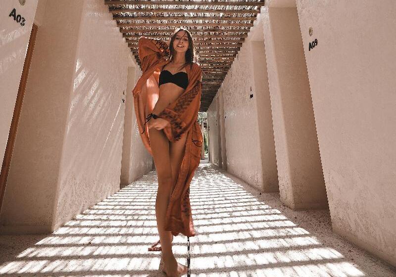 فندق Perios Beach House Adults Only