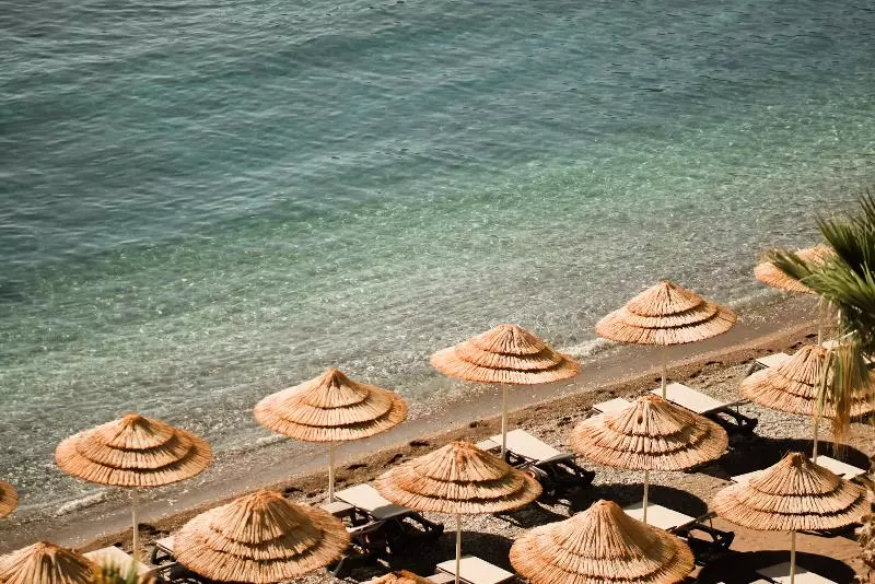 Hotelli Perios Beach House  Adults Only