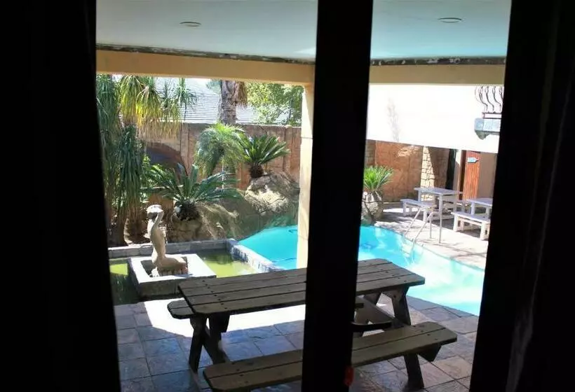 Majatalo Little Paradise Venue And Guesthouse