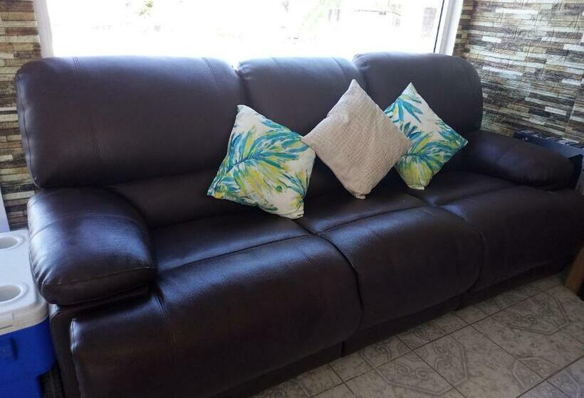 بنسيون Villa Ricarda En Costa Esmeralda A Pie De Playa