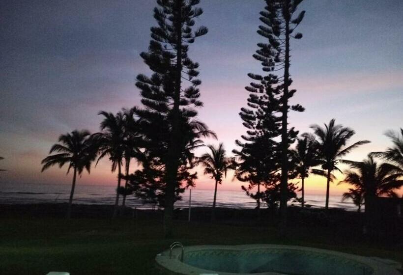 بنسيون Villa Ricarda En Costa Esmeralda A Pie De Playa