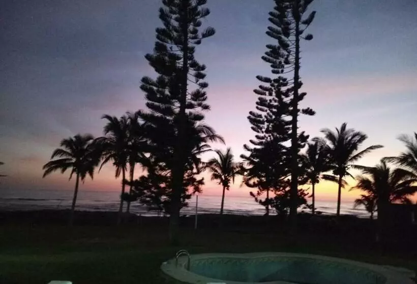 ペンション Villa Ricarda En Costa Esmeralda A Pie De Playa
